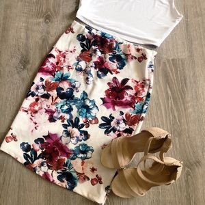Charlotte Russe floral body con skirt